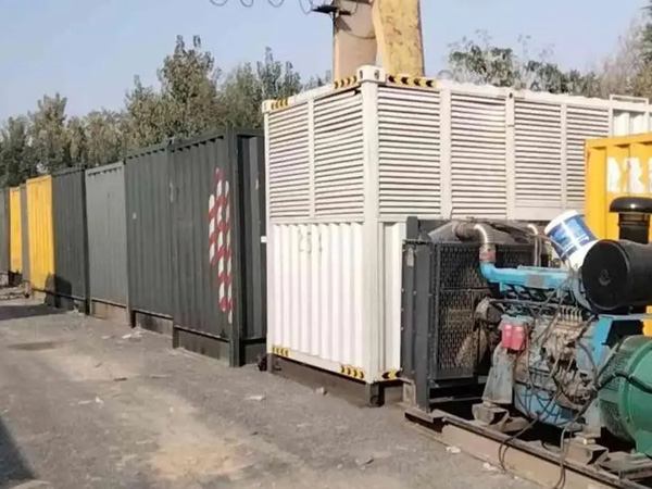 苏州200KW柴油发电机机组每小时油耗是多少？