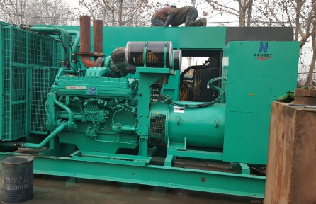 苏州发电机组如何判断水冷式机油散热器内部是否需要清洗？